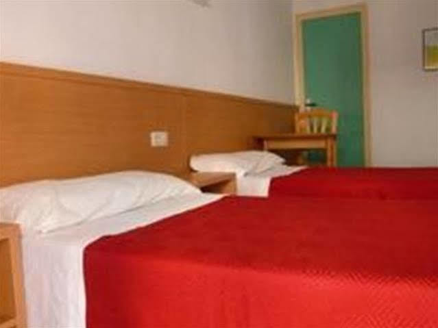 Pension El Ciervo Lloret de Mar Exterior foto